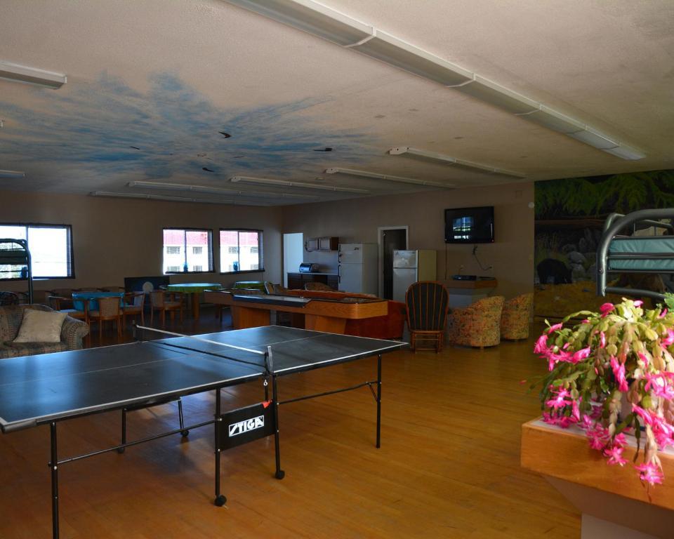 Hostel North Coast Trail Backpackers Ltd Port Hardy Exterior foto